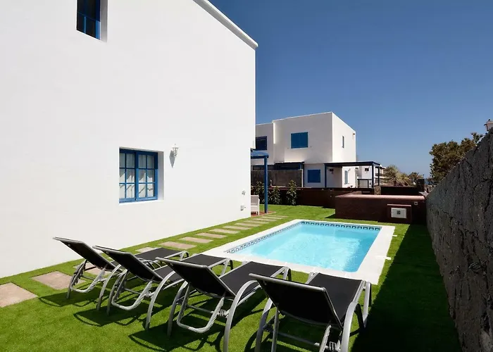 Lobos Villa *